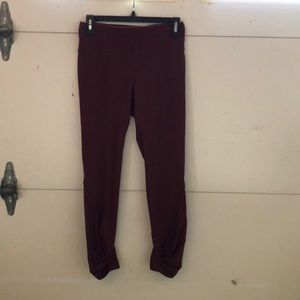 Lulu Lemon- maroon leggings